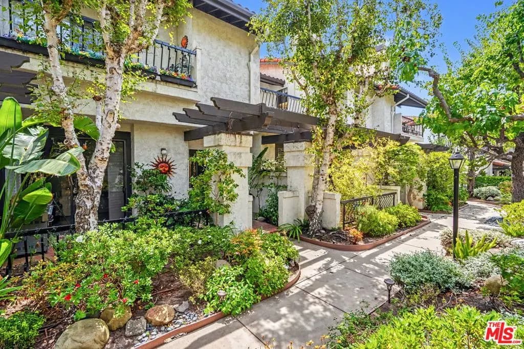17204 Palisades Circle, Pacific Palisades, CA — listing photo 1