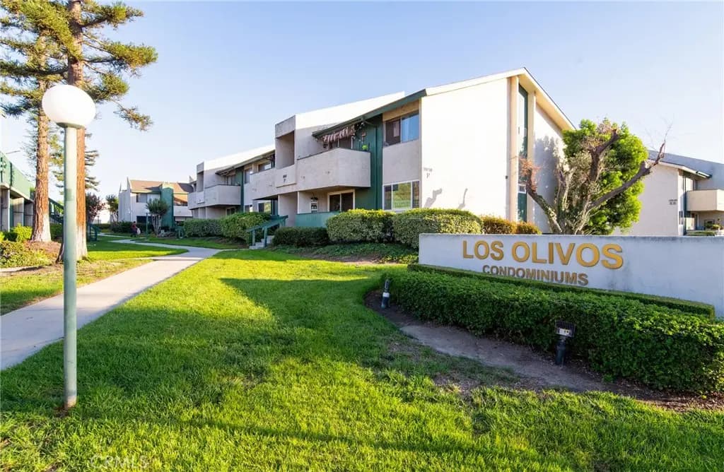 15321 Santa Gertrudes J110, La Mirada, CA — listing photo 1