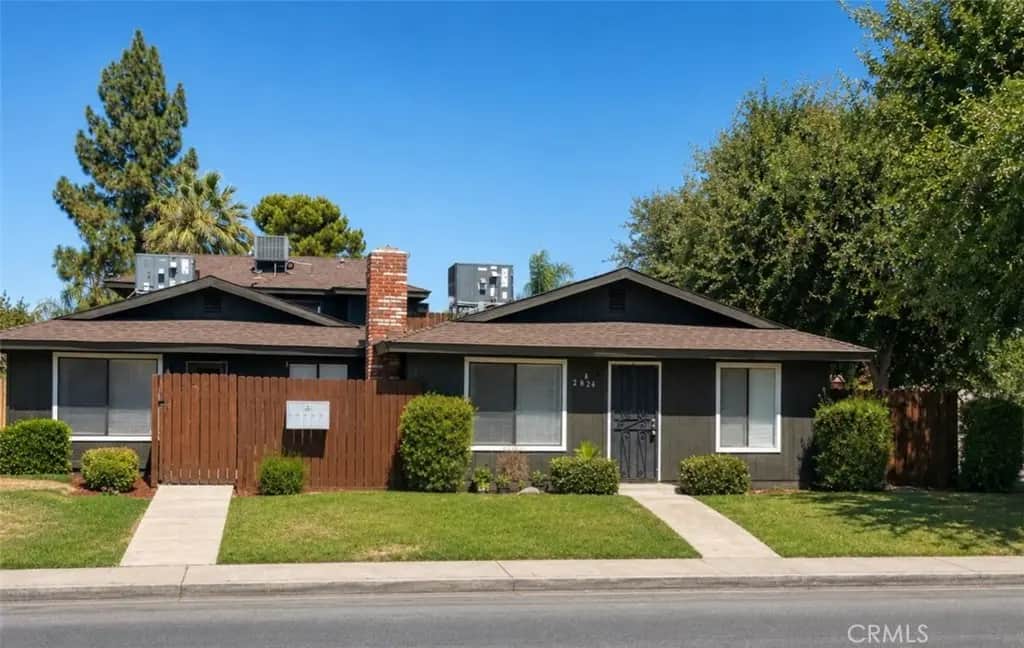 2824 N Half Moon Drive, Bakersfield, CA — listing photo 1