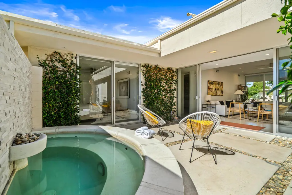 260 Desert Lakes Drive, Palm Springs, CA — listing photo 1