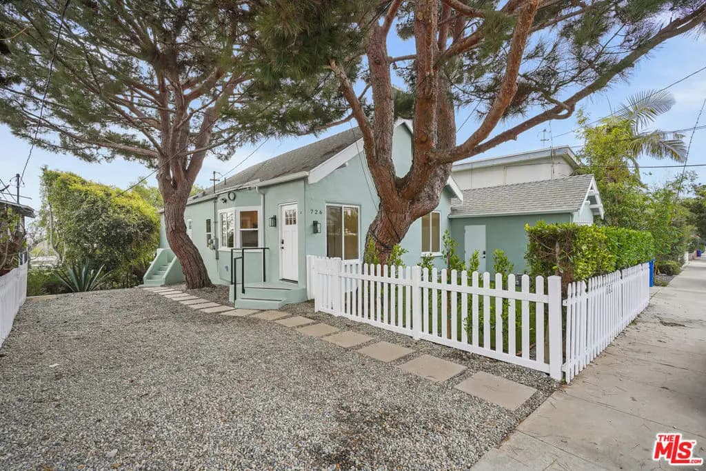 726 Pier Avenue B, Santa Monica, CA — listing photo 1