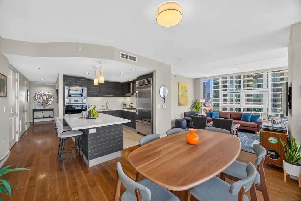 1325 Pacific 1102, San Diego, CA — listing photo 1
