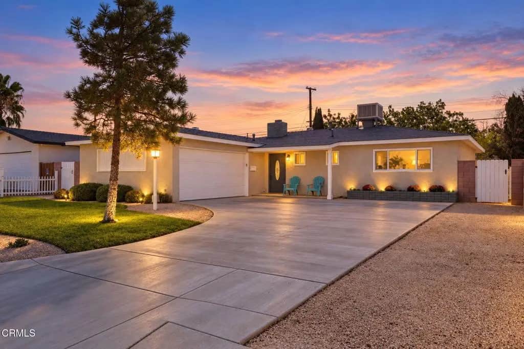 43735 Gadsden Avenue, Lancaster, CA — listing photo 1