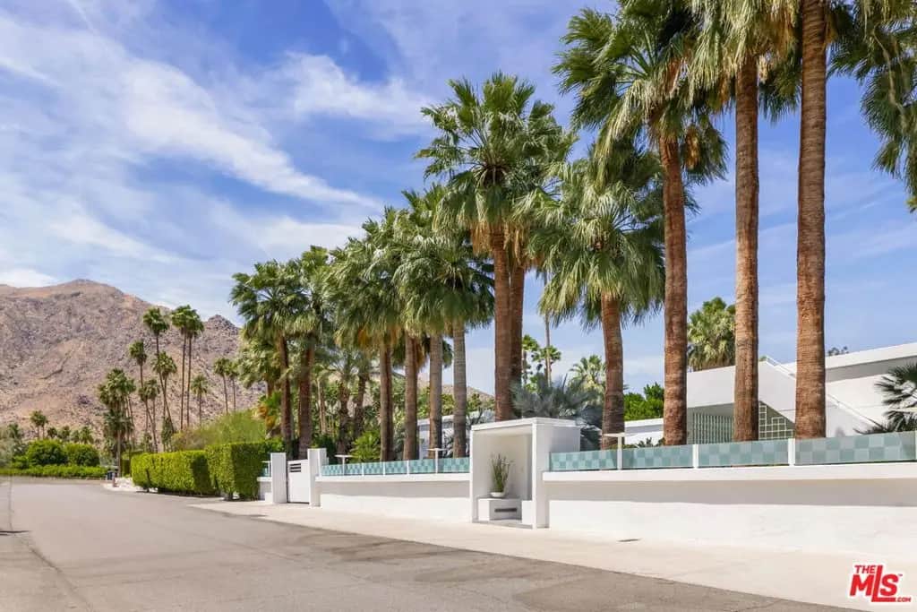 520 W Via Lola, Palm Springs, CA — listing photo 1