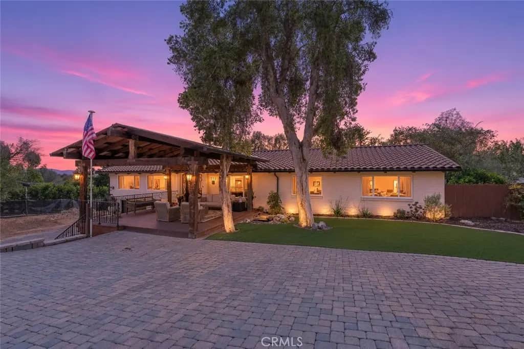 210 Rancho Camino, Fallbrook, CA — listing photo 1
