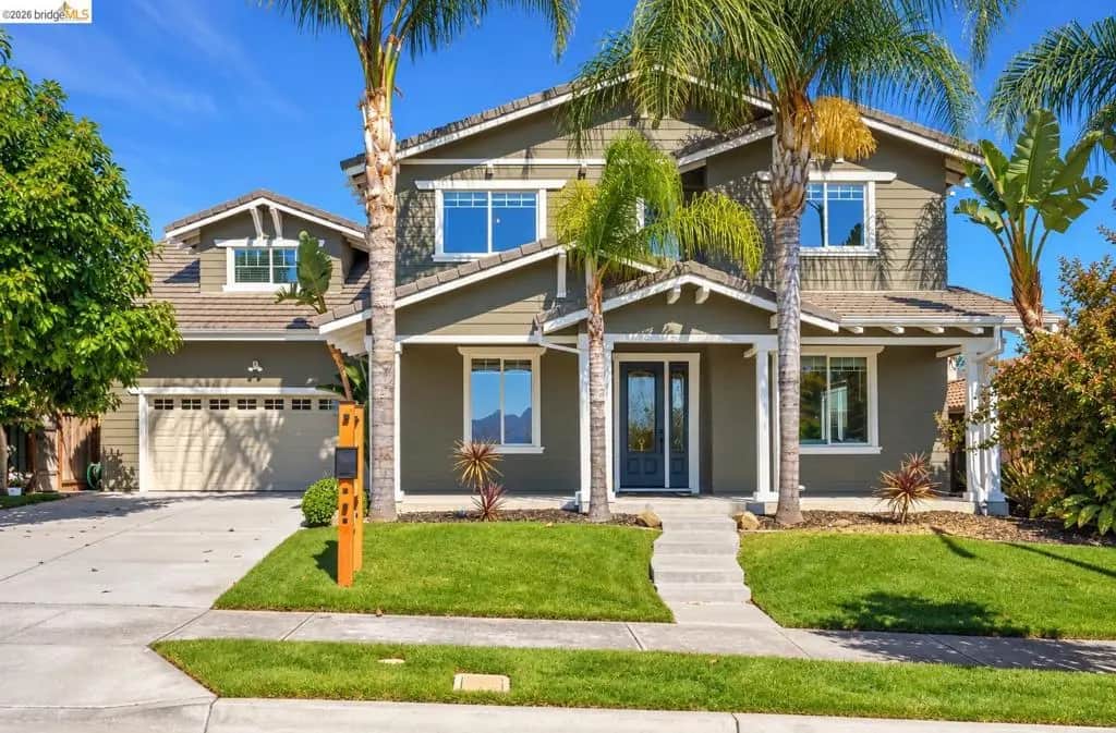184 E Country Club, Brentwood, CA — listing photo 1