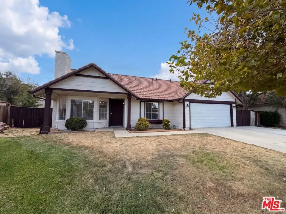 545 Spruce Court, Palmdale, CA — listing photo 1