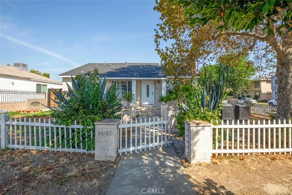 14537 Wyandotte, Van Nuys, CA — listing photo 1
