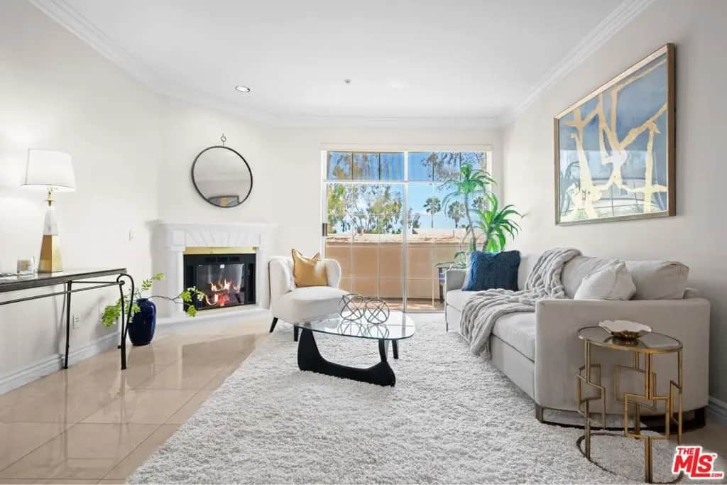 7218 Hillside Avenue 202, Los Angeles, CA — listing photo 1