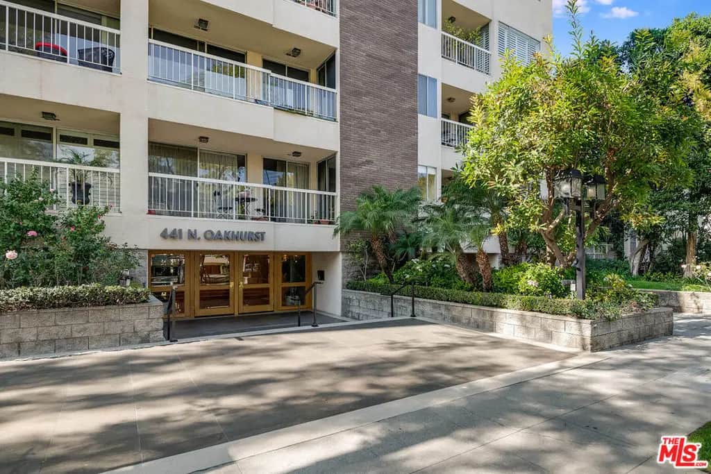 441 N Oakhurst Drive 304, Beverly Hills, CA — listing photo 1