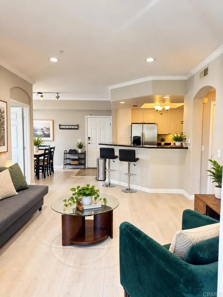 9253 Regents Rd A111, La Jolla, CA — listing photo 1