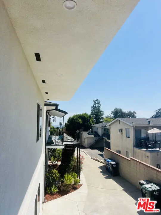 285 W Montecito Avenue F, Sierra Madre, CA — listing photo 1
