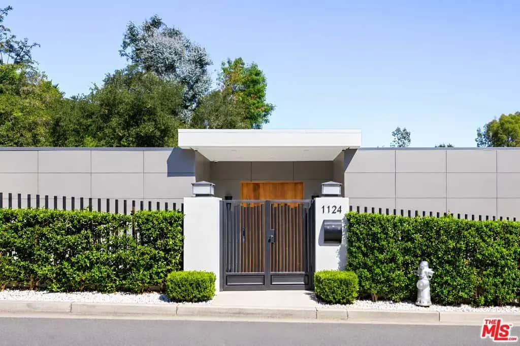 1124 Summit Drive, Beverly Hills, CA — listing photo 1