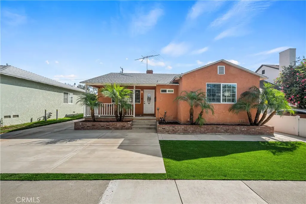 6032 Oliva, Lakewood, CA — listing photo 1
