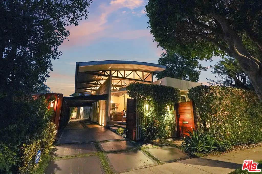 8735 Dorrington Avenue, West Hollywood, CA — listing photo 1