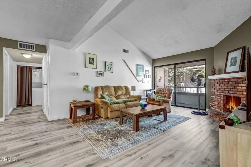 15511 Sherman Way 32, Los Angeles, CA — listing photo 1