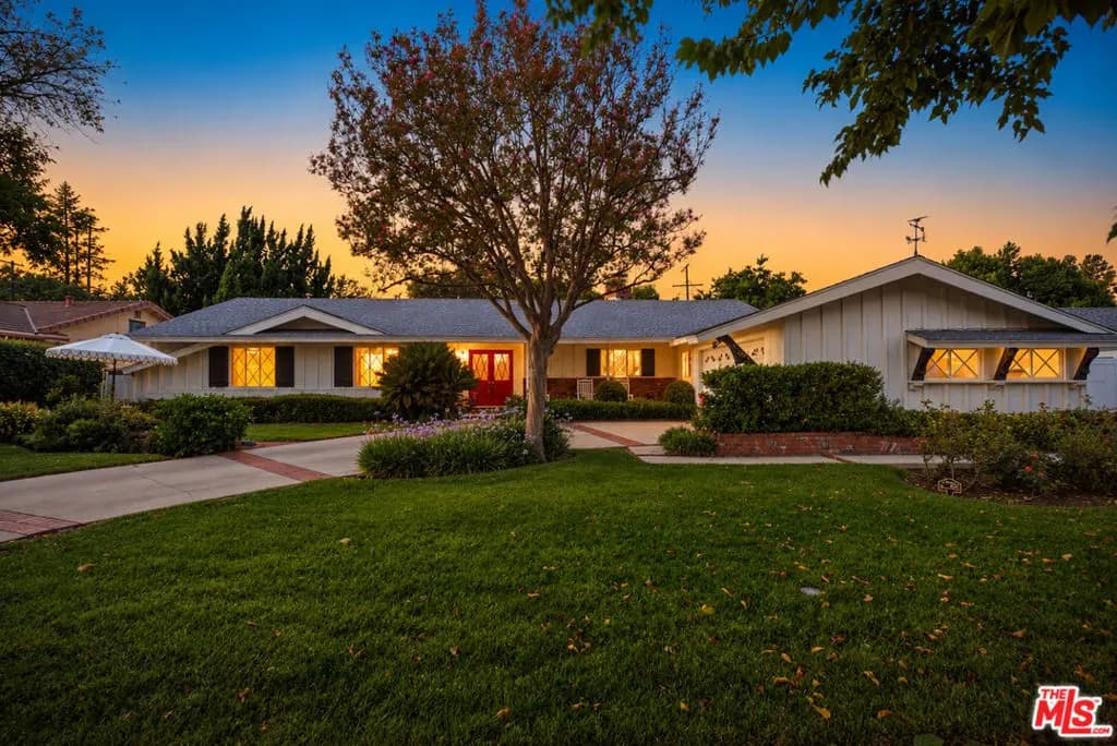 23431 Clarendon Street, Woodland Hills, CA — listing photo 1