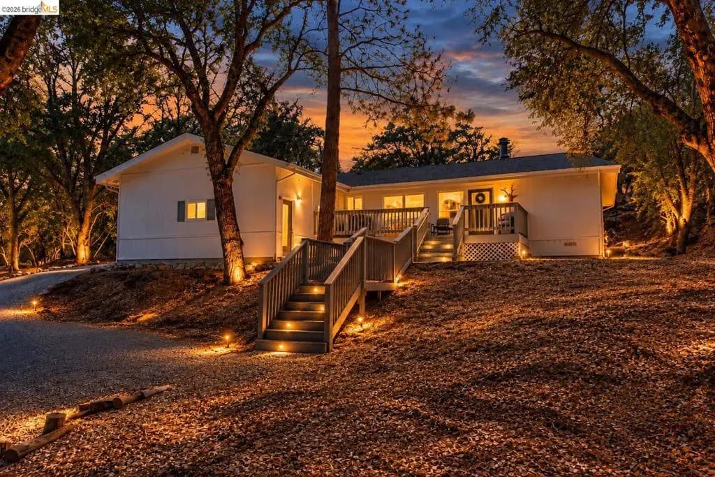 19327 Ferretti Rd, Groveland, CA — listing photo 1