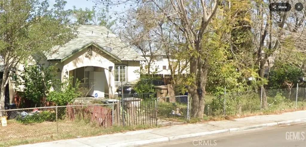 2030 King Street, Bakersfield, CA — listing photo 1