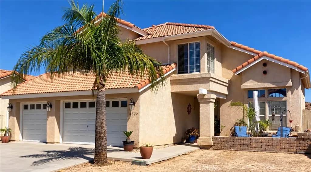 2072 Lagoon Court, Hemet, CA — listing photo 1