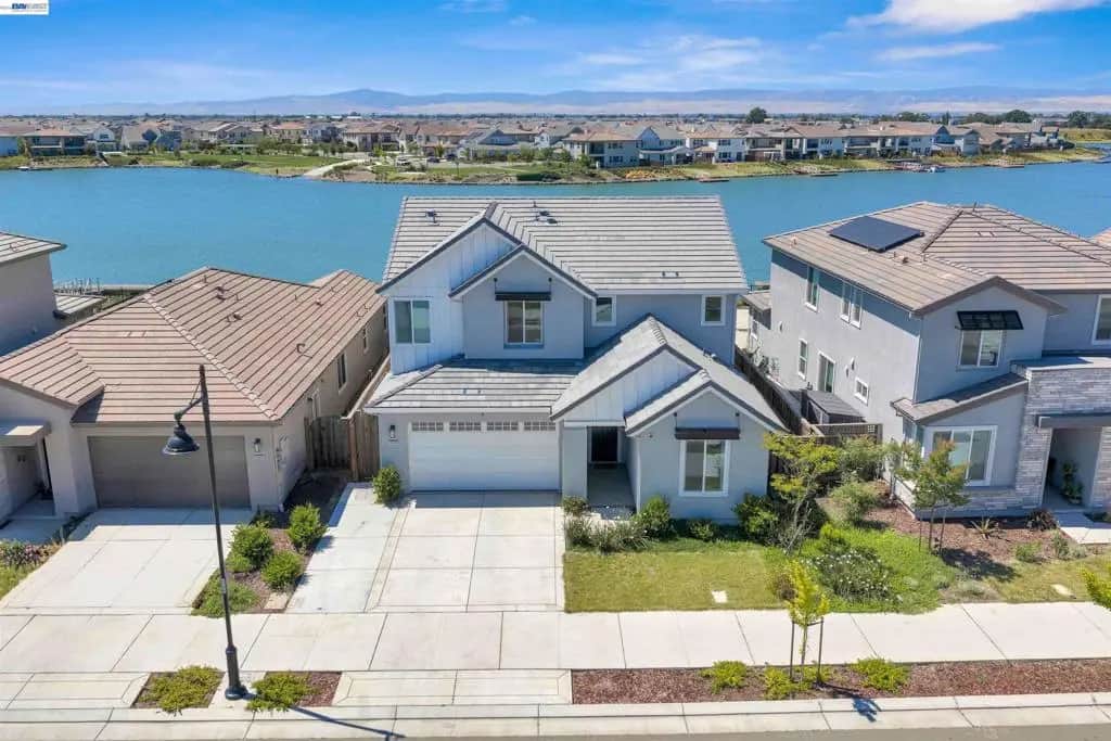 3098 Mulholland Dr, Lathrop, CA — listing photo 1