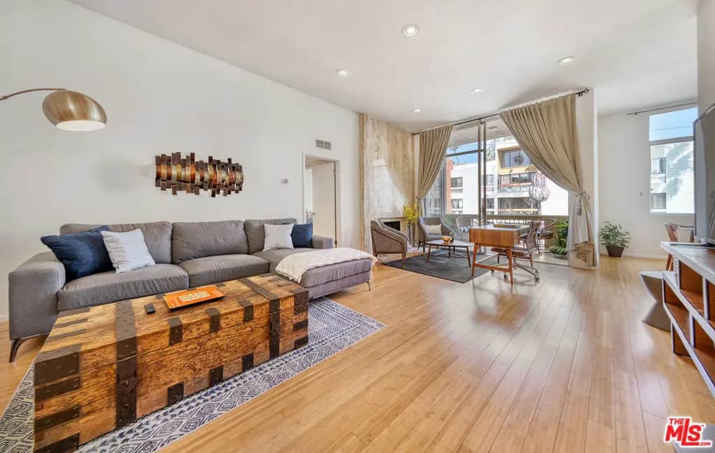 11970 Montana Avenue 308, Los Angeles, CA — listing photo 1