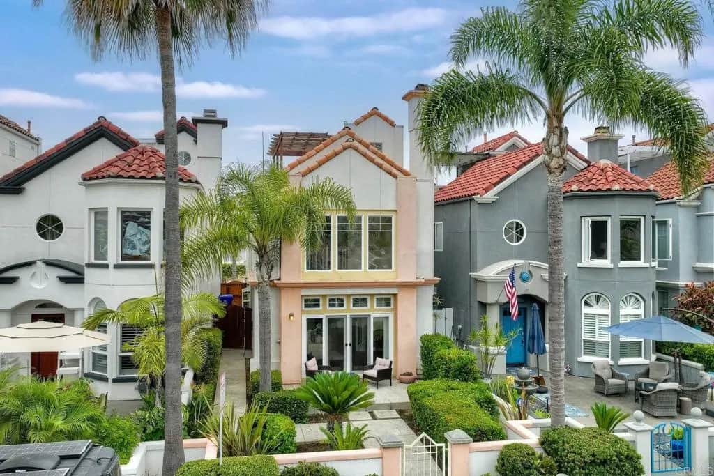489 N. Cleveland Street, Oceanside, CA — listing photo 1