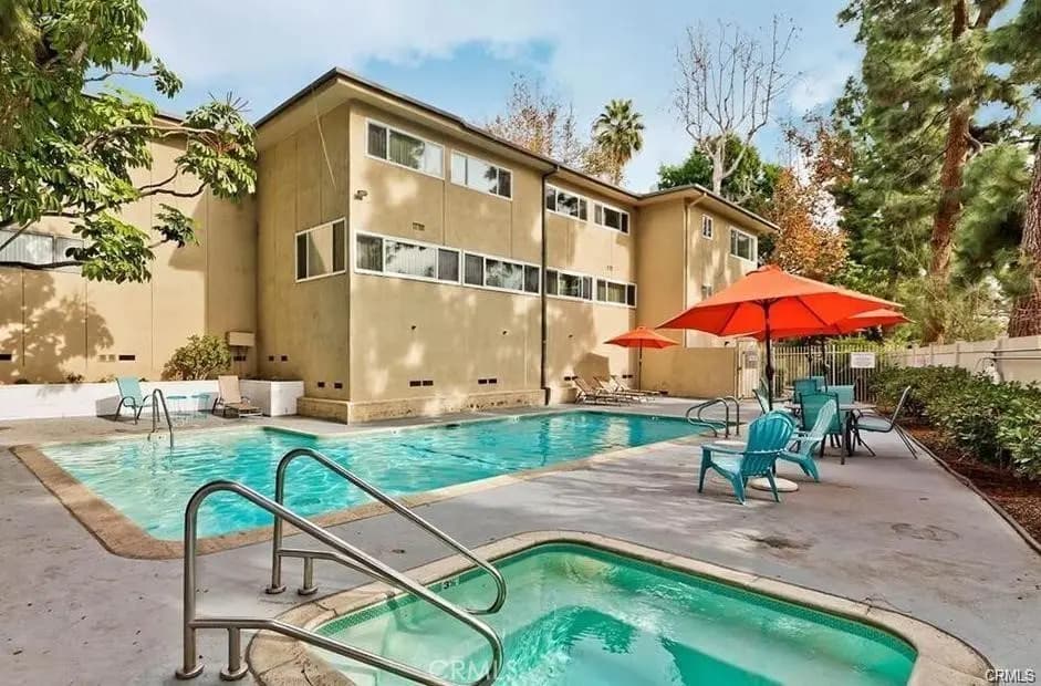 11138 Aqua Vista 9, Studio City, CA — listing photo 1