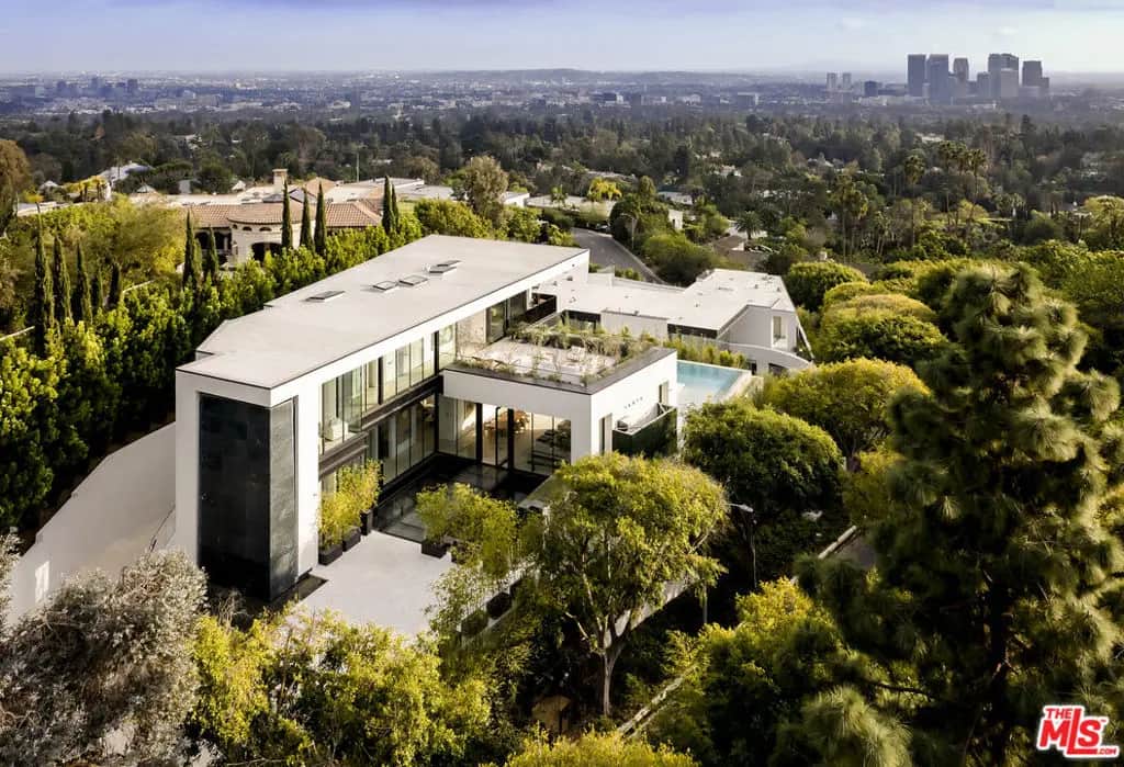 1210 Laurel Way, Beverly Hills, CA — listing photo 1