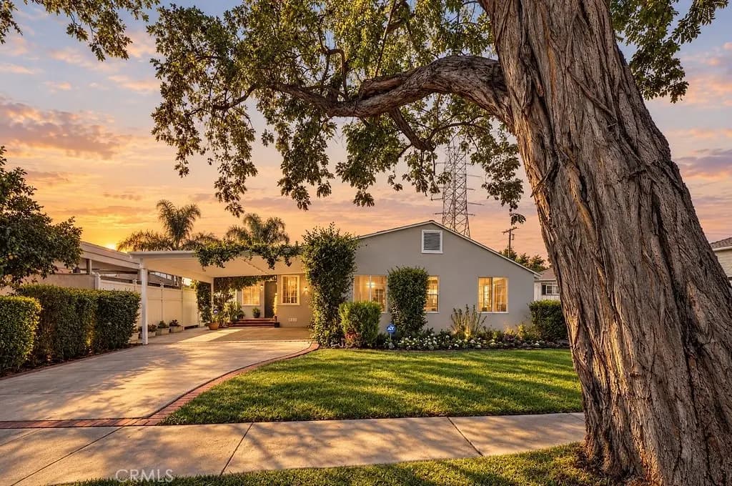 5711 Geyser Avenue, Tarzana, CA — listing photo 1