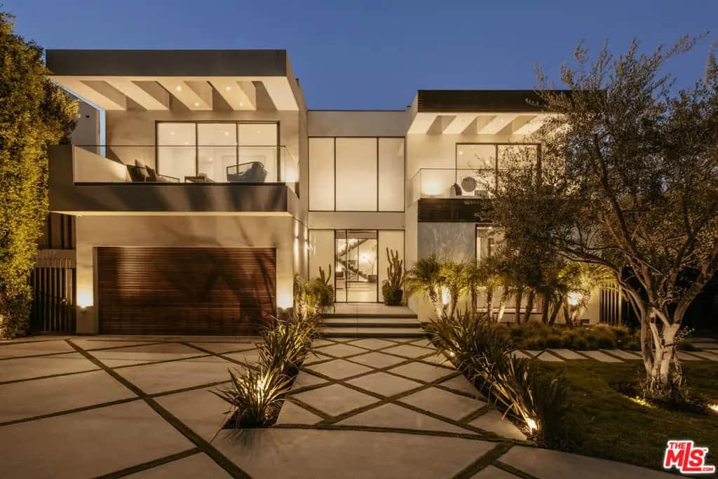7107 Macapa Drive, Los Angeles, CA — listing photo 1