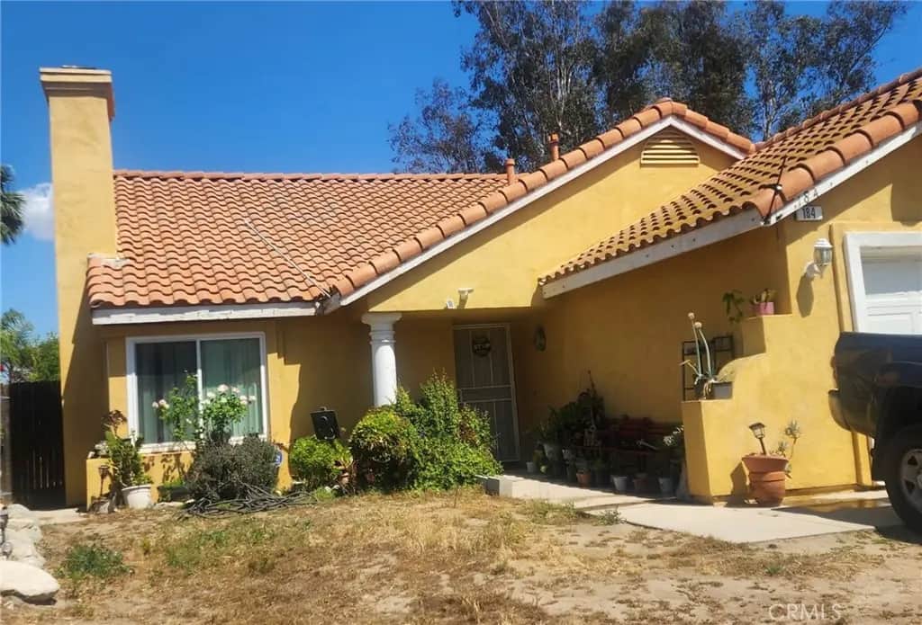 184 N Massachusetts, Lake Elsinore, CA — listing photo 1