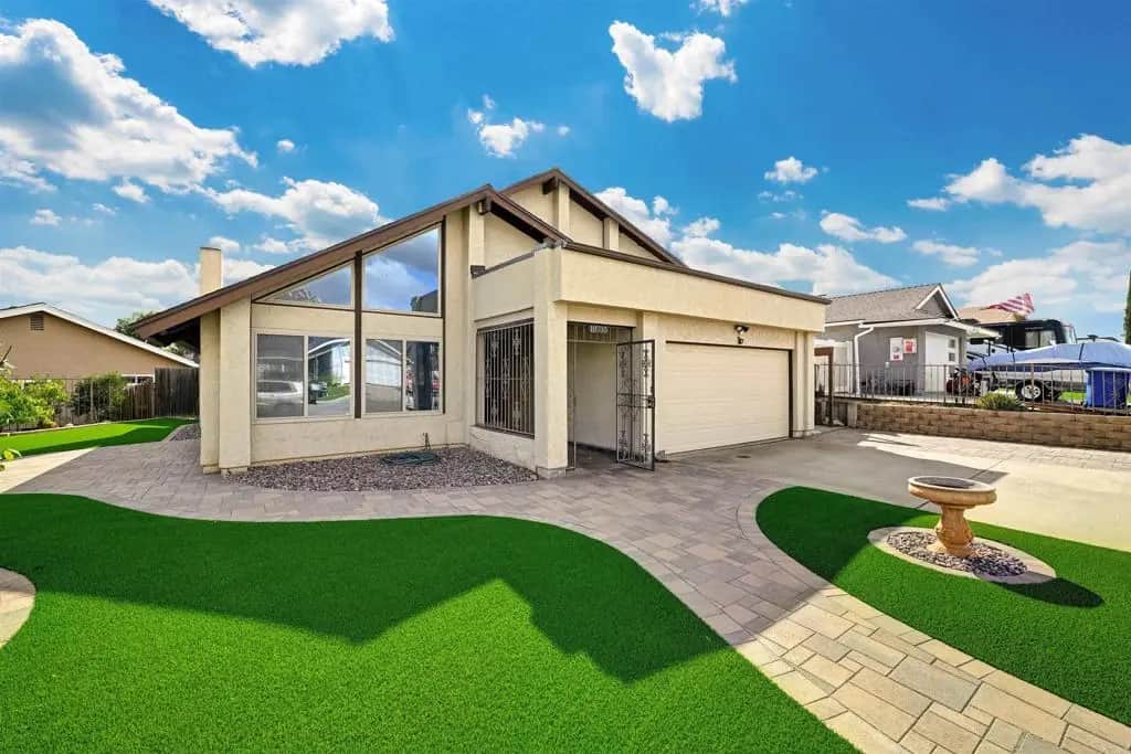 10735 Valor Place, Santee, CA — listing photo 1