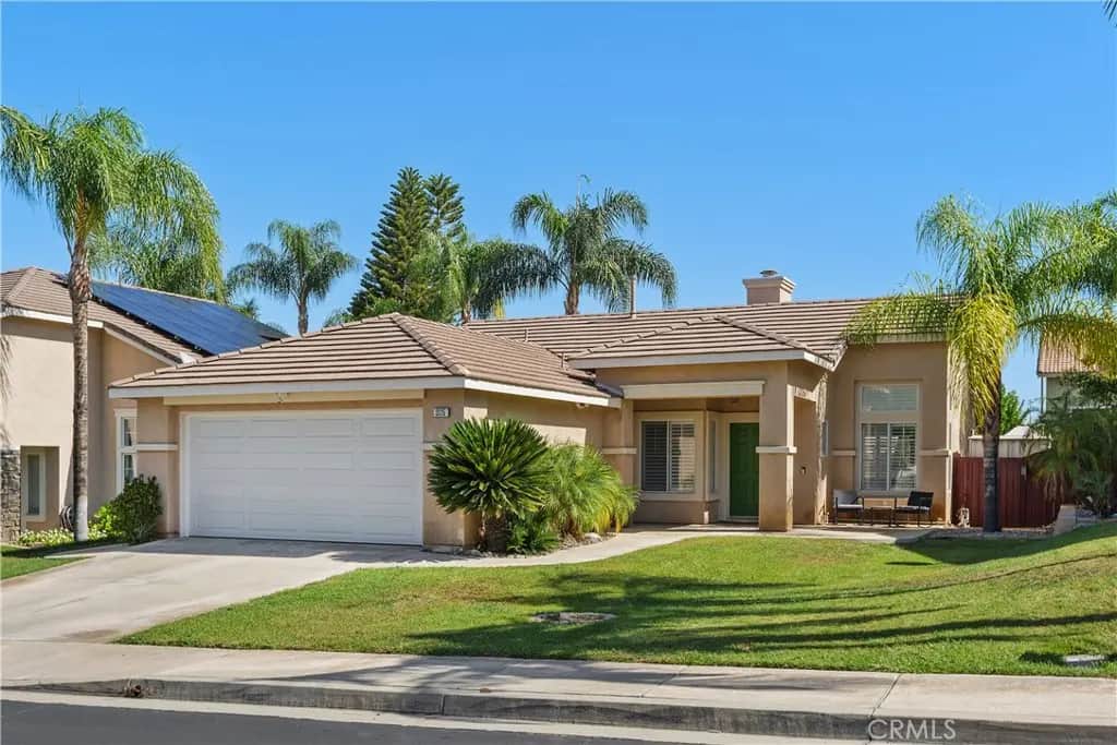 3315 Kentucky, Corona, CA — listing photo 1