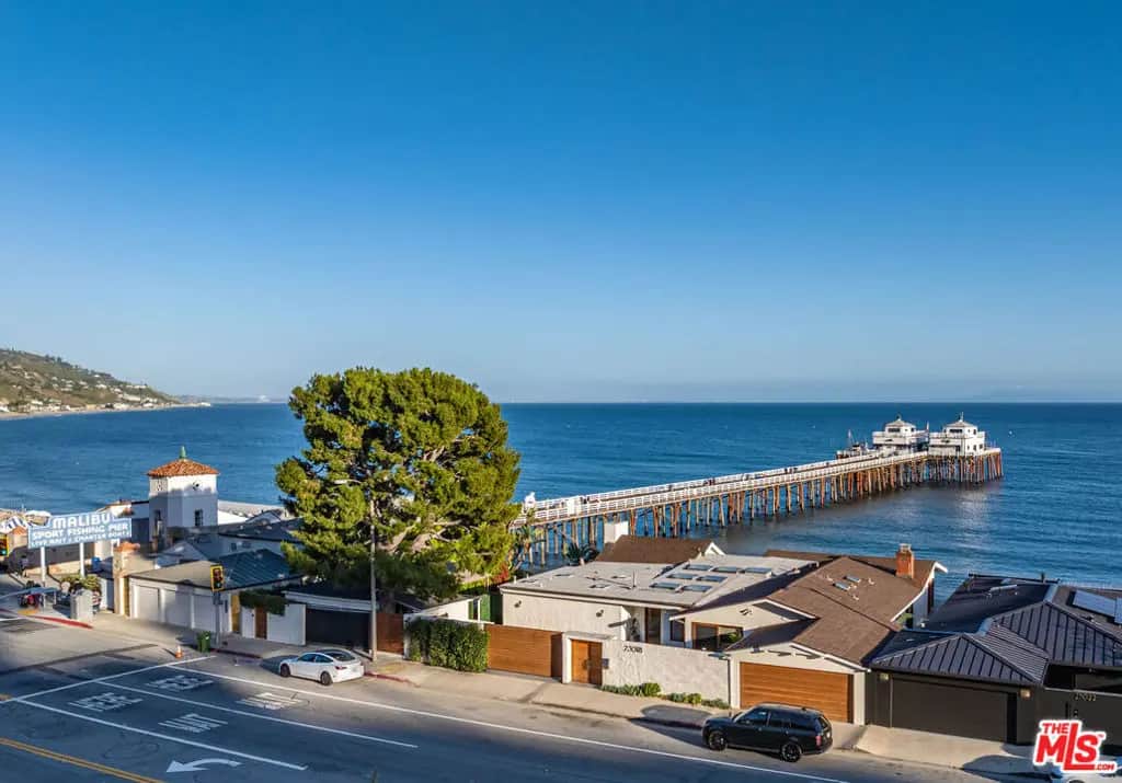23018 Pacific Coast Highway, Malibu, CA — listing photo 1