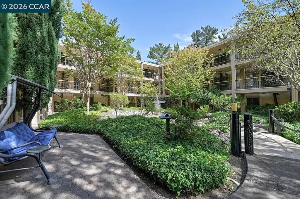1129 Avenida Sevilla 7B, Walnut Creek, CA — listing photo 1
