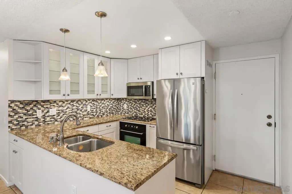 8308 Regents Rd 1O, San Diego, CA — listing photo 1
