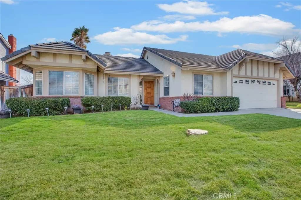 39458 Chantilly Lane, Palmdale, CA — listing photo 1