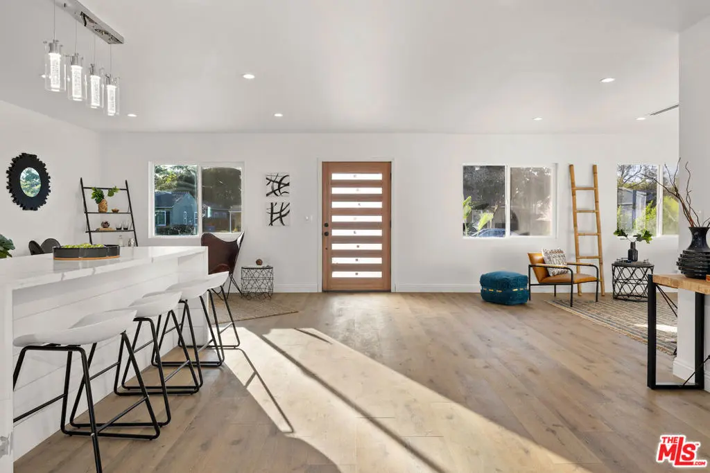 5928 Tobias Avenue, Sherman Oaks, CA — listing photo 1