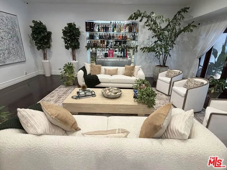 1727 San Ysidro Drive, Beverly Hills, CA — listing photo 1