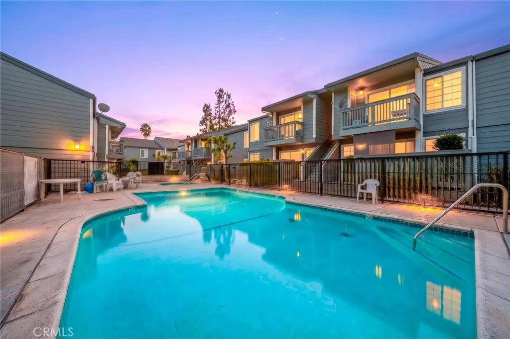 9714 Sepulveda 217, North Hills, CA — listing photo 1