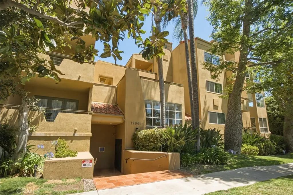 12841 Bloomfield Street 104, Studio City, CA — listing photo 1