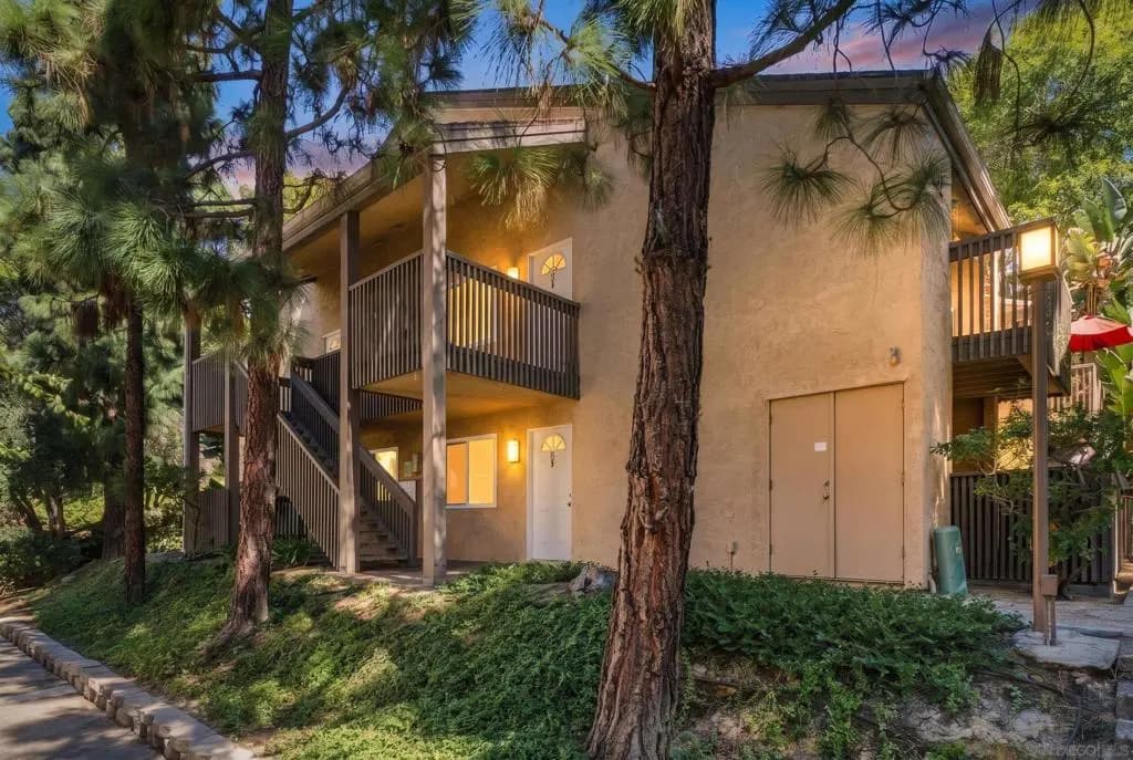 8692 Via Mallorca D, La Jolla, CA — listing photo 1