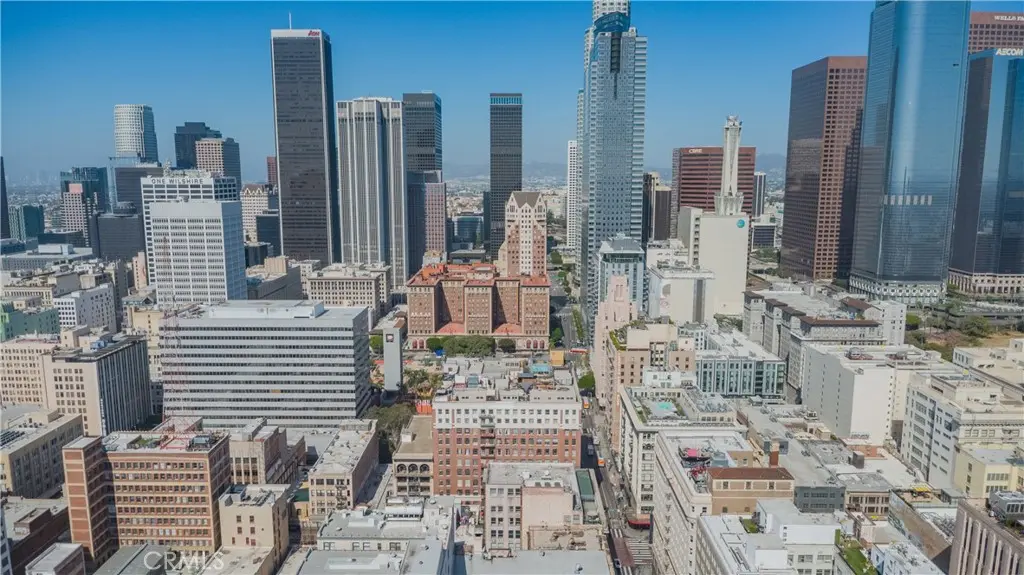 312 W 5th Street 304, Los Angeles, CA — listing photo 1