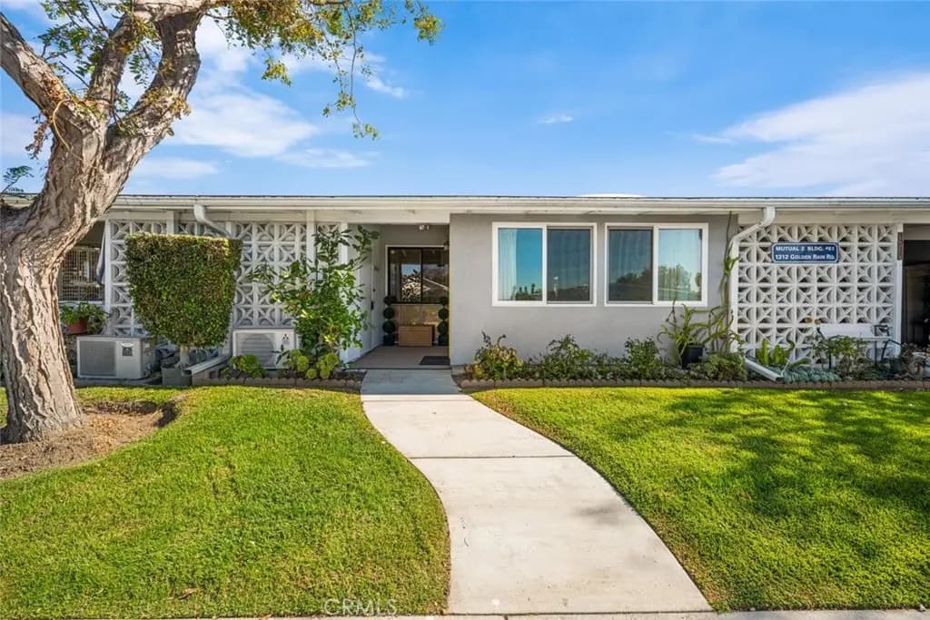 1312 Golden Rain Road 67i, Seal Beach, CA — listing photo 1