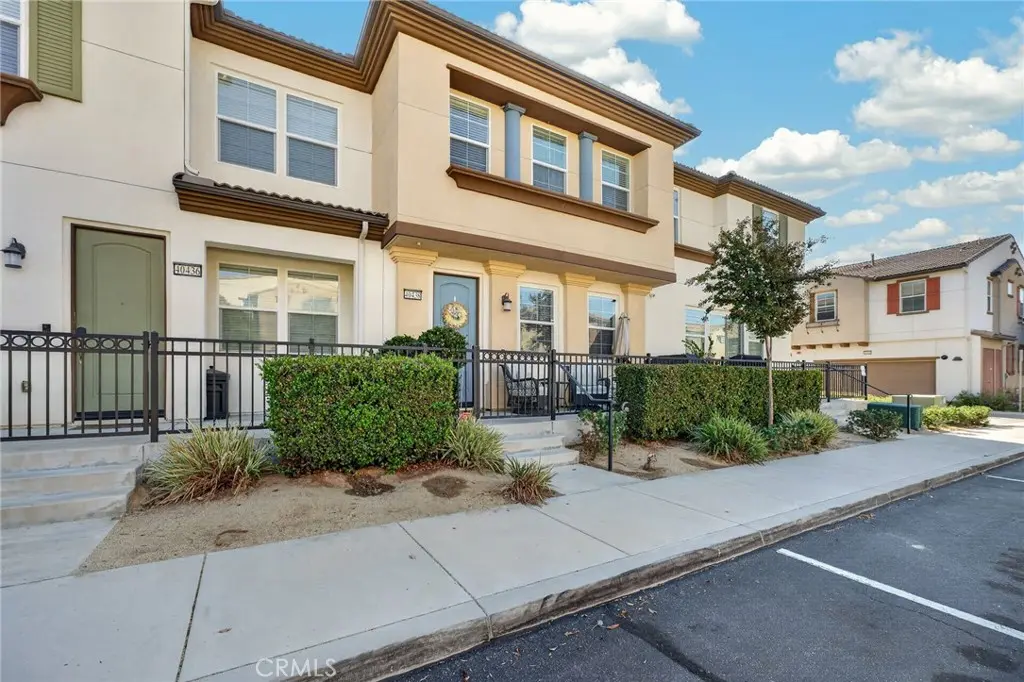 40438 Calle Real, Murrieta, CA — listing photo 1