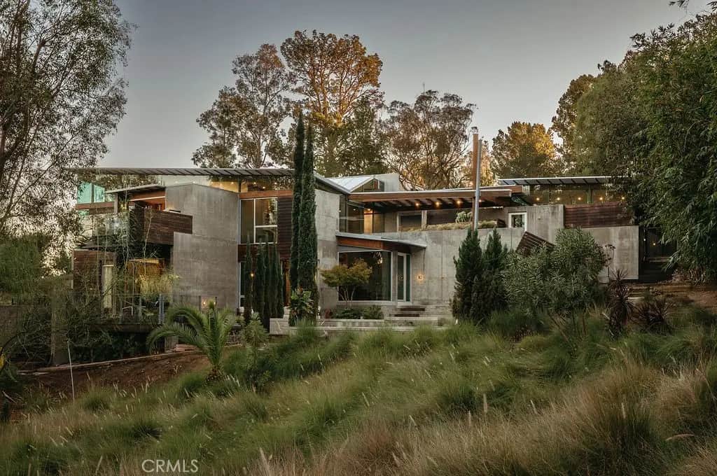 2231 Foothill Boulevard, North Tustin, CA — listing photo 1