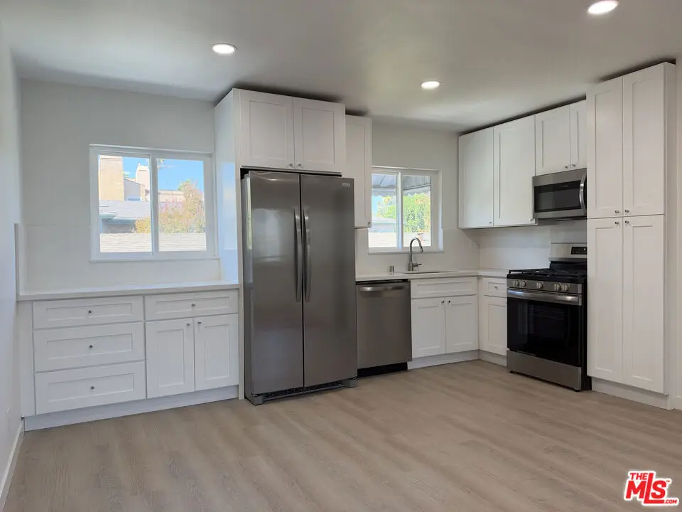 11500 Riverside Drive 4, North Hollywood, CA — listing photo 1