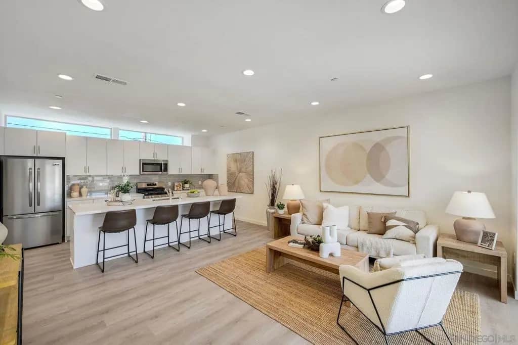 2240 Calle Chanate, San Diego, CA — listing photo 1