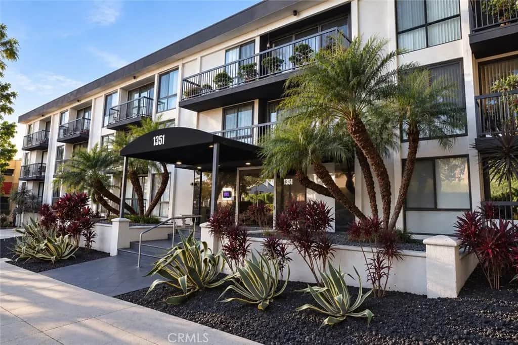 1351 N Crescent Heights 308, Los Angeles, CA — listing photo 1